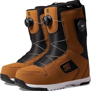 DC Brown and Black Snowboard Boots with BOA